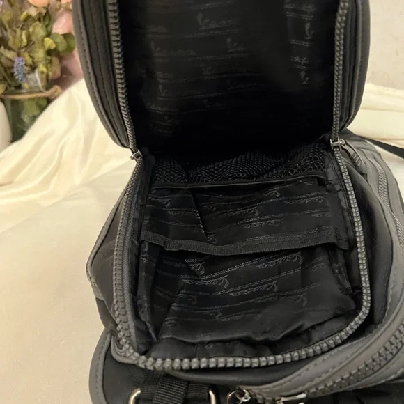 Vespa Black Backpack with multiple pockets, heavy duty zippers. Faux leather - Picture 9 of 14